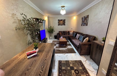 As-Sayidah Zaynab Apartamento | Luxurious 3BR/3BA Apartment in Downtown Cairo: Wi-Fi, AC, Parking, and City View