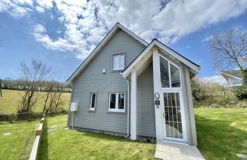 St Austell Casa | Luxurious 4 Bedroom New England Style Villa - Trewhiddle V17