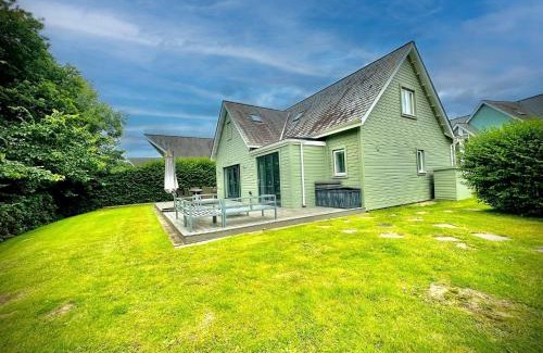 St Austell Casa | Luxurious 4 Bedroom New England Style Villa - Trewhiddle V13