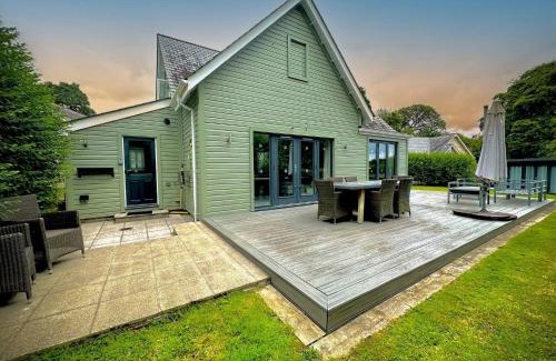 St Austell Casa | Luxurious 4 Bedroom New England Style Villa - Trewhiddle V13
