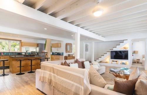 French Polynesia Casa | Luxurious 4BR Villa S