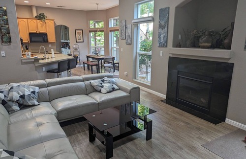 Fair Oaks Casa | Luxurious 5BR w/Pool Oasis in Fair Oaks, CA