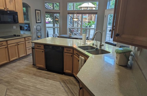 Fair Oaks Casa | Luxurious 5BR w/Pool Oasis in Fair Oaks, CA