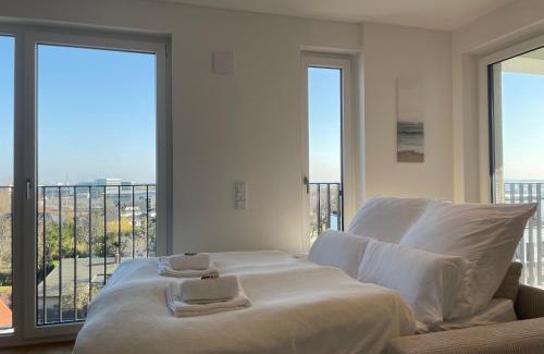 Schoenefeld Apartamento | Luxurious and stylish apartment at BER Airport