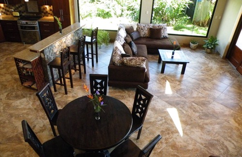 Atenas Casa | Lujoso castillo, piscina infinita y asombrosas vistas.