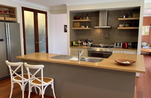 Wurtulla Casa | Luxurious Designer Home with Studio Retreat