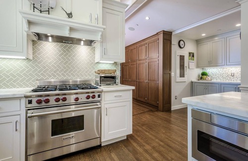 San Mateo Park Casa | Luxurious designer home, walkable to downtown Bur & SM, heart of Silicon Valley