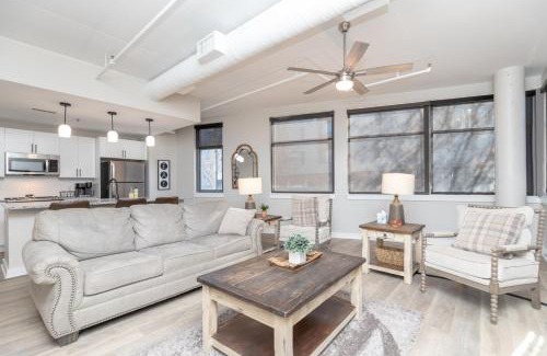 Rolling Mill Hill Casa | Luxurious Downtown 2 bedroom 2 bath with views 1M