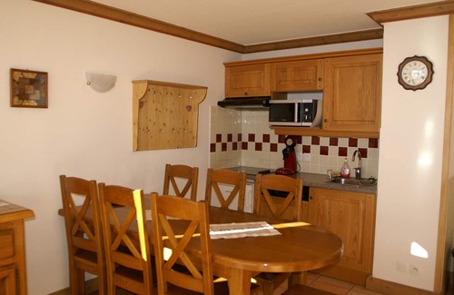 Prapoutel Apartamento | Apartamento de lujo 3 dormitorios a pie de pistas con vistas, saunas y aparcamiento cubierto