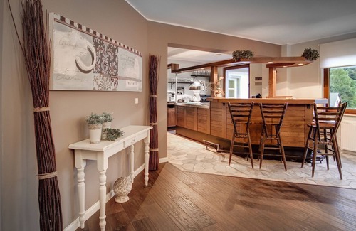 Schutzbach Villa | Lujosa Villa, hasta 21 personas, con 9 dormitorios y 8 baños !!