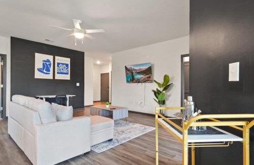 North Raleigh Apartamento | Luxurious King 3BR Suitein North Raleigh!