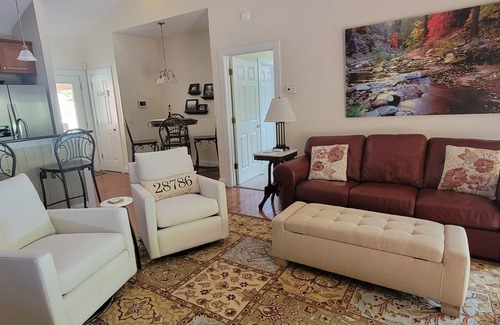 Waynesville Casa | Lujoso refugio de montaña para el viajero exigente