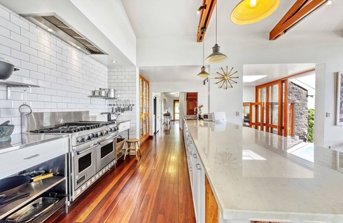 Booroobin Casa | Luxurious Mountain Retreat near Maleny