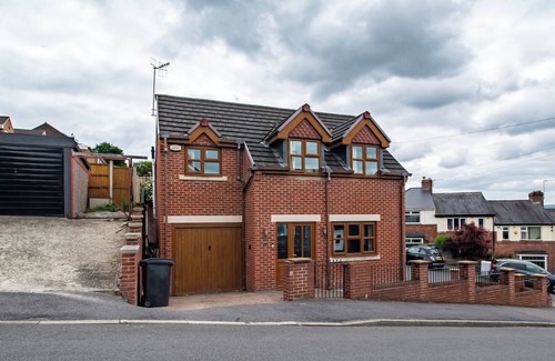 Woodseats Villa | Luxurious Sheffield Villa with Stunning Views