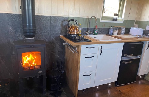 Banbury Cabina | Luxurious Shepherd Hut, stunning panoramic countryside views in idyllic location