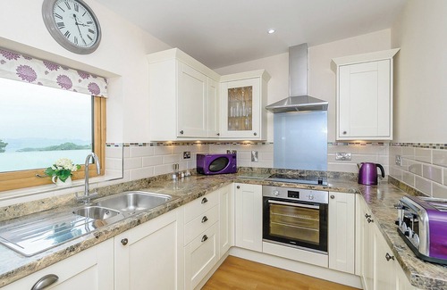 Axminster Cabaña | Luxuriously presented cottage with amazing countryside views.