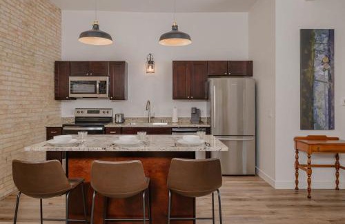 Neenah Apartamento | Luxury 1 Bedroom Downtown Neenah Flat