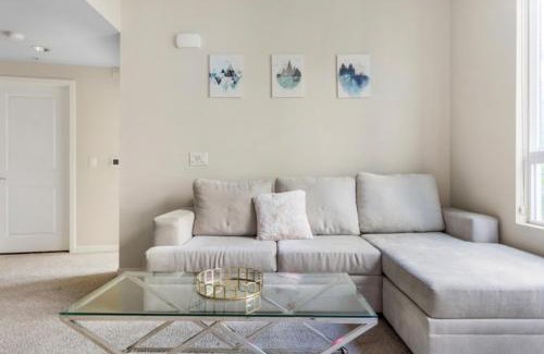 Greater Wilshire - Hancock Park Apartamento | Luxury 2 Bedroom 2 Bathroom With Fitness Center and Pool