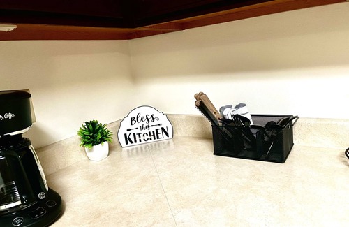 Mitchell Apartamento | Luxury 2 BR Apt w/ King Bed