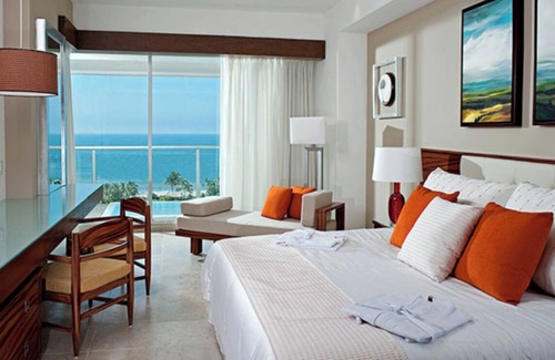 Las Jarretaderas Hotel | Luxury 2-Suite Oceanfront Retreat The Grand Bliss @ Vidanta Puerto Vallarta -