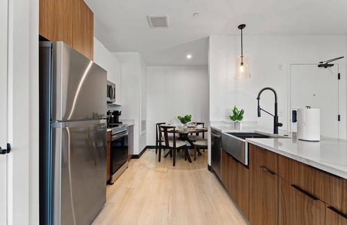 Everett Apartamento | Luxury 2bd/2ba near Boston 8539