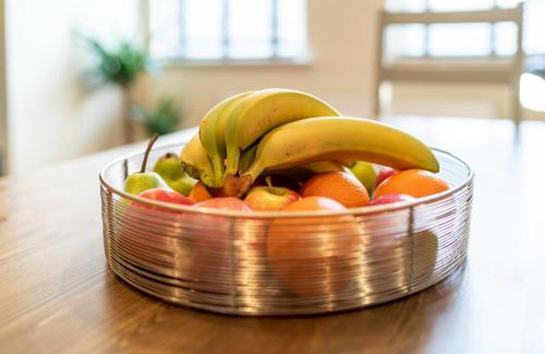 Bush Hill Park Apartamento | Luxury 2BDR duplex apt, N London, 2 floors