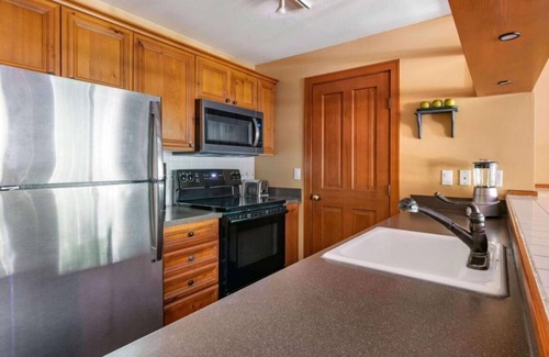 Blackcomb Apartamento | Luxury 2BR Hilton resort | Base of Blackcomb | Pool, Spa, Waterslide, Kitchen