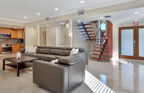 South Lake Villa | 1022 Adams St Hollywood FL