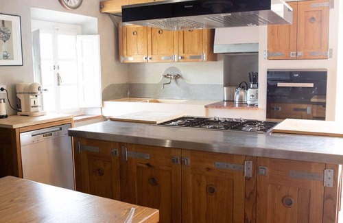 Cascine-La Croce Villa | Luxury 6-bed Tuscan villa near Lucca and Florence w/ saltwater pool