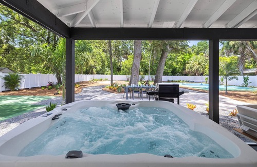 Town N County Park Casa | Luxury 9 Bedroom Retreat - Heated Pool & Hot Tub