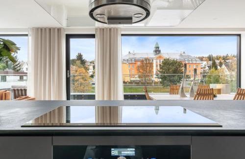 Tromso Apartamento | Luxury Apartment Downtown Tromsø with 2 Bedrooms and 2 Bathrooms and Parking