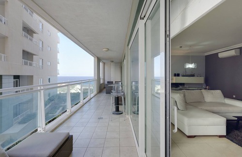 Sliema Apartamento | Luxury Apt With Side Seaviews and Pool, Best Location