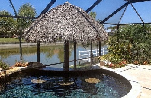 Fort Myers Casa | Piscina galardonada de lujo, sol todo el día, frente al mar, accesible en silla de ruedas