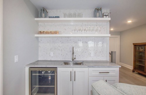 Michigan Hotel | Luxury Beachfront 5b w/ Hot Tub & Kayaks