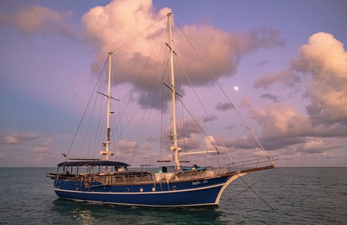 Rawai Alquiler De Eote | Luxury Boat Floating Hotel!