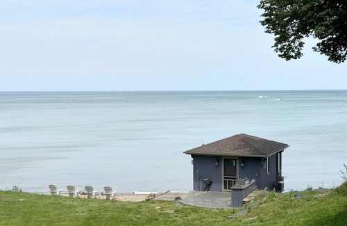 West Irondequoit Casa | Luxury Boat House Getaway