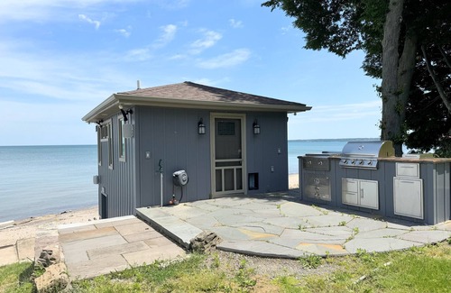 West Irondequoit Casa | Luxury Boat House Getaway