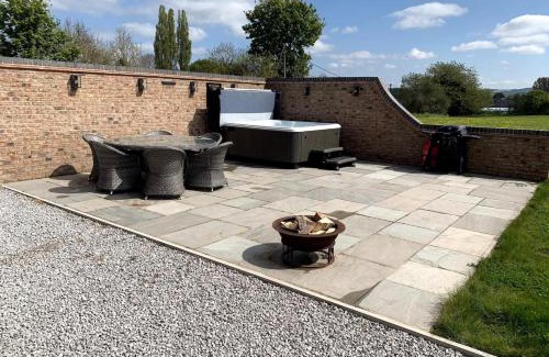 Skirpenbeck Casa | Luxury Boutique Country Cottage with Hot Tub