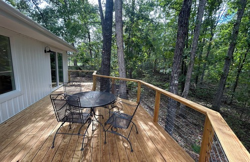 Travelers Rest Casa | Luxury Bungalow w/Scenic Tree View - near Travelers Rest & Furman University.