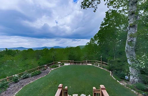 My Mountain Cabina | Luxury Cabin - 5 Acres - Amazing Mountain Views - Fire Pit - Family Friendly