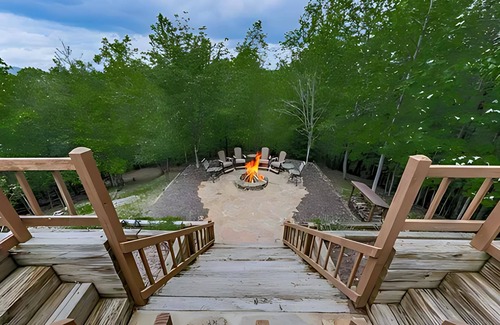 My Mountain Cabina | Luxury Cabin - 5 Acres - Amazing Mountain Views - Fire Pit - Family Friendly