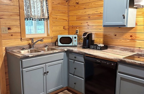 Wing Cabina | Luxury Cabin At Blackwater Getaway, Short Walk Downhill To The River!