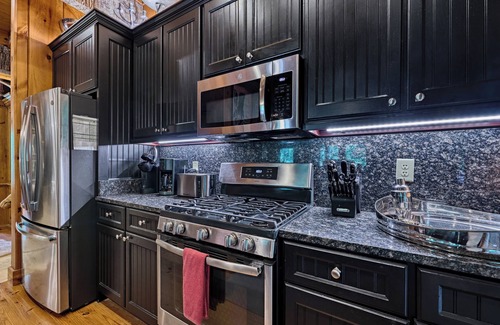 Highlands Cabina | Nuevo porche! Cabina de montaña de lujo a minutos de la calle principal en Highlands