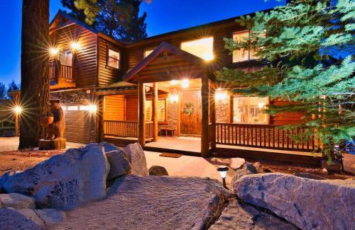 Moonridge Casa | Luxury Cabin-Walk to Bear Mountain Resort, Trails & Golf