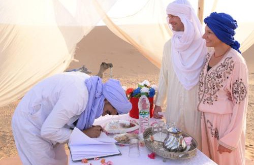 Merzouga Cama Y Desayuno | Luxury camps merzouga