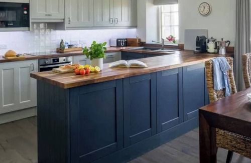 Rosudgeon Otro | Luxury castle apartment on the Cornish south coast with epic sea views.