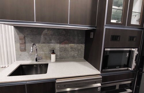 Dhaka Apartamento | Luxury condo near Gulshan park, near popular restaurants, clubs, shops, & hotels