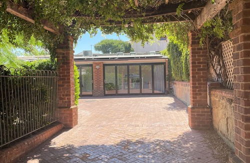 Bicton Casa | Luxury Cottage at the Manor on the River!!!