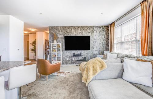 Gaithersburg Apartamento | Luxury Downtown Crown Apartment