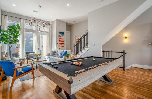 South Central Houston Casa | Luxury Downtown Getaway with Breathtaking Views